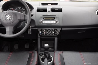 2015款雨燕1.5L手动限定版