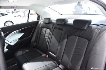 2015上海车展：奔腾B90