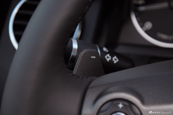 2015款第四代发现3.0 SDV6 HSE柴油版