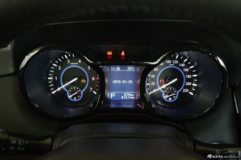 2016款驭胜S350 2.0T自动两驱汽油超豪华版5座