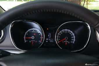 2015款启辰T70 2.0LCVT睿享版