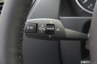 2015款宝马X1 2.0T自动xDrive20i 时尚晋级版