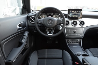 2016款奔驰CLA级 CLA200 1.6T自动动感型