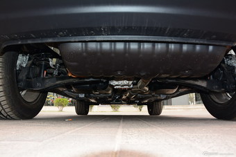 2015款指南者2.4L自动四驱舒适版