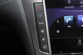 2015款英菲尼迪Q50L 2.0T自动运动版