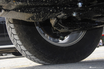 2015款五十铃D-MAX 2.5T手动四驱基本型