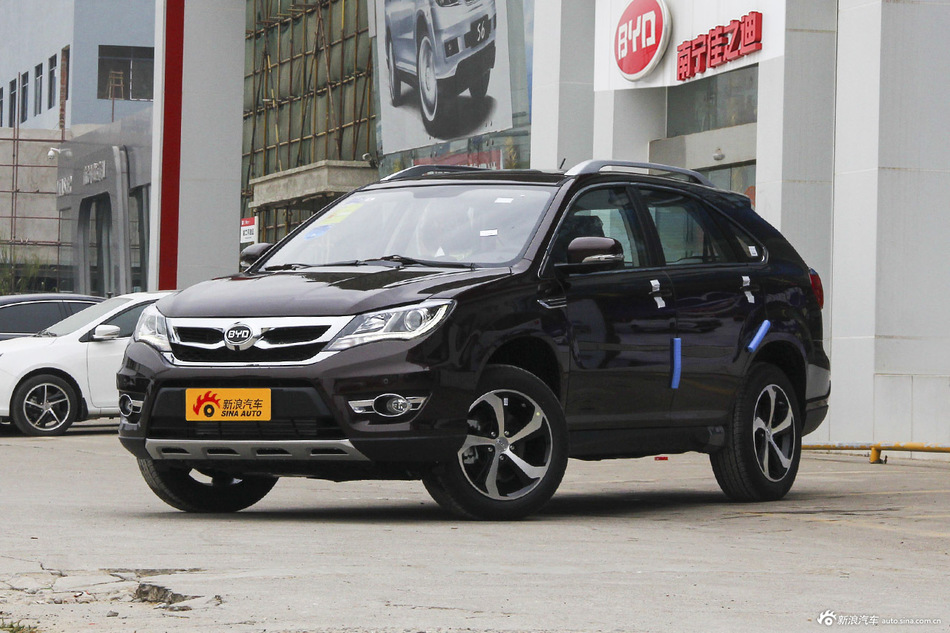 2015款比亚迪S7升级版2.0T自动尊贵型