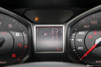 2013款风云2 1.5L手动掀背锐意版