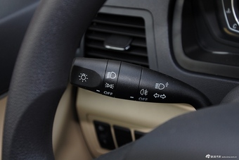 2015款绅宝D20两厢1.3L手动乐活版