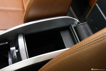 2014款奔腾B90 1.8T自动豪华型到店实拍