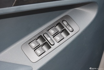 2014款拓陆者E5 2.8T精英版4JB1