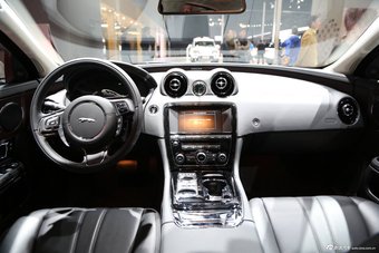 2015上海车展：捷豹XJL