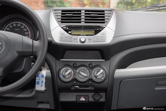 2015款奥拓1.0L自动限定版