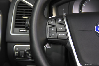 2015款沃尔沃XC60 2.0T T5 AWD智驭版