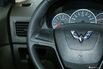 2014款五菱宏光 1.2L 手动标准型