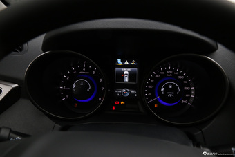 2014款长安CS75 2.0L手动豪华型国5