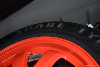 2016款捷豹XJL 2.0T自动两驱典雅商务版