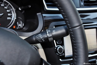 2015款启悦1.6L自动尊享型