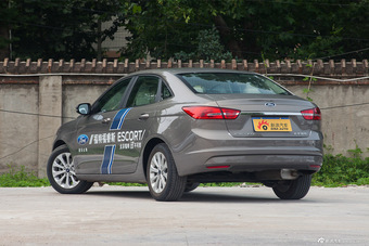 2015款福睿斯1.5L自动时尚型