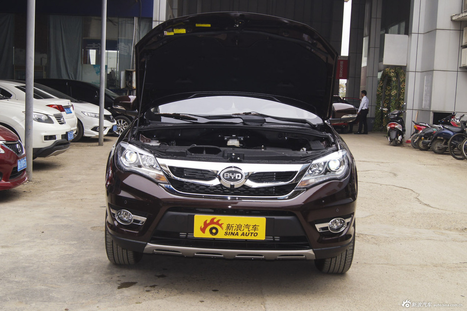 2015款比亚迪S7升级版2.0T自动尊贵型