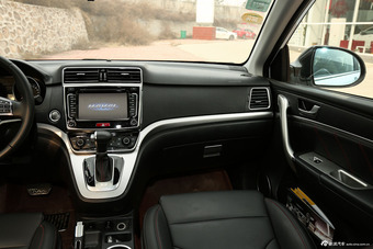 2015款哈弗H6运动版1.5T自动两驱豪华型