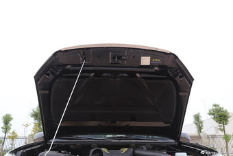 2015款五十铃mu-X 3.0T自动四驱探索型