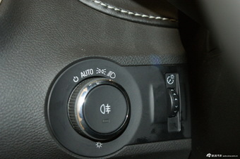 2012款雪佛兰科迈罗