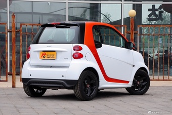 2015款smart fortwo 1.0 MHD 炫闪特别版