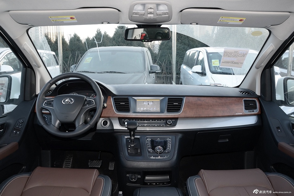 2016款上汽大通G10 2.0T自动行政版