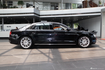2013款奥迪A8L W12 6.3FSI quattro旗舰型