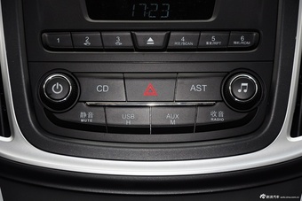 2015款 宝骏560 1.8L手动舒适型