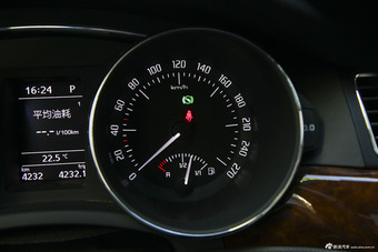 2013款斯柯达速派1.8T手自一体名仕版