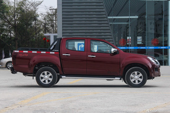2015款五十铃D-MAX 2.5T手动四驱基本型