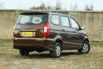 2014款五菱宏光S 1.5L 手动标准型