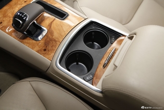 2013款克莱斯勒300C 3.6L自动尊享版