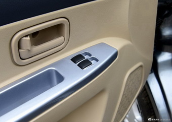 2014款启腾M70 1.2L进取型