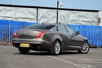 2016款捷豹XJL 3.0L自动SC四驱全景商务版