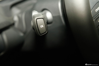 2015款沃尔沃V40 1.6T智逸版