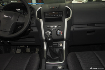 2015款五十铃D-MAX 2.5T手动四驱基本型
