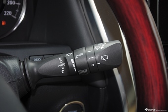 2015款埃尔法3.5L自动豪华版