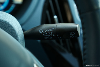 2014款比亚迪秦1.5T旗舰型