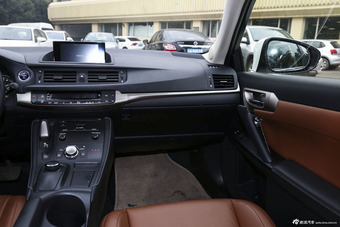 2014款雷克萨斯CT 1.8L自动200h舒适版单色