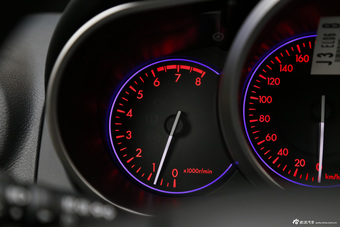 2014款马自达CX-7 2.5L自动两驱豪华版