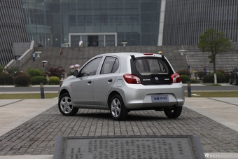 2014款启辰R30 1.2L手动尊享版