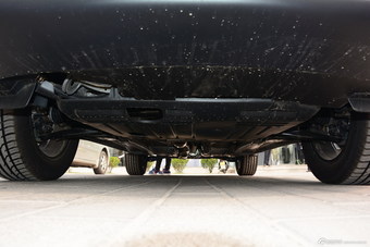 2015款指南者2.4L自动四驱舒适版