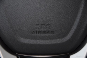 2015款比亚迪M6 2.4L自动豪华型