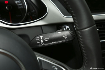 2015款奥迪A4L 45TFSIquattro个性运动型