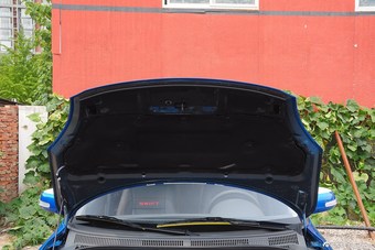 2015款雨燕1.5L手动限定版