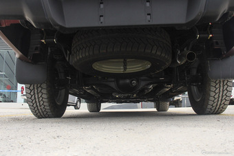 2015款五十铃D-MAX 2.5T手动四驱基本型