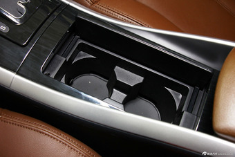 2014款奔腾B90 1.8T自动豪华型到店实拍